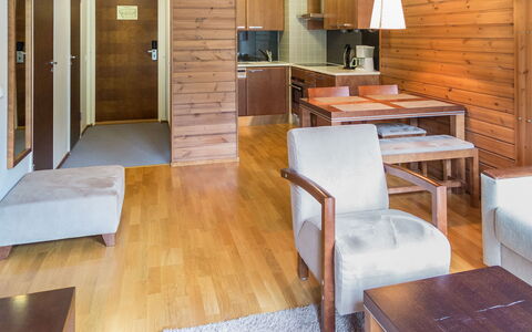 Ylläs Chalets 2207: Meubilair, Stoel, Buitenmeubels, Tafel, Hout, Buitentafel, Keuken En Eettafel, Schaduw, Tuin, Paraplu
