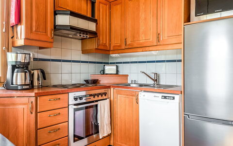 Ski and Camp Golf Casa Rocala: Keuken, Toestel Van De Keuken, Major Appliance, Cabinetry, Countertop, Hout, Meubilair, Flooring, Interieur Ontwerp, Gootsteen