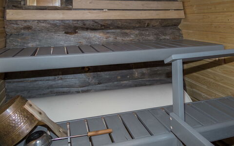 Lumipolku a 1: Meubilair, Stoel, Buitenmeubels, Tafel, Hout, Buitentafel, Keuken En Eettafel, Schaduw, Tuin, Paraplu
