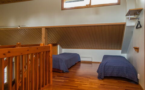 Tahkon Rummikub: Hout, Siding, Verblijf, Huis, Huis, Plank, Garden Gebouwen, Blokhut, Hardwood, Veranda