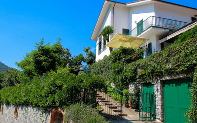 Casarza Ligure 150: Fabriek, Lucht, Gebouw, Eigendom, Venster, Natuur, Azure, Vegetation, Land Lot, Huis