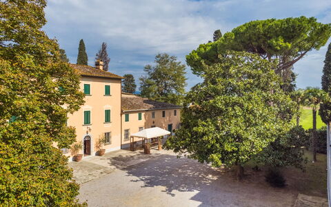 Fattoria di Scaletta: Lucht, Water, Wolk, Strand, Paraplu, Buitenmeubels, Schaduw, Kust En Oceanic Landvormen