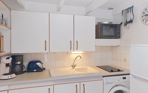Les Villas sur la Colline: Toestel Van De Keuken, Countertop, Keuken, Major Appliance, Wastafel, Loodgieterswerkinrichting, Flooring, Cabinetry, Interieur Ontwerp, Kraan