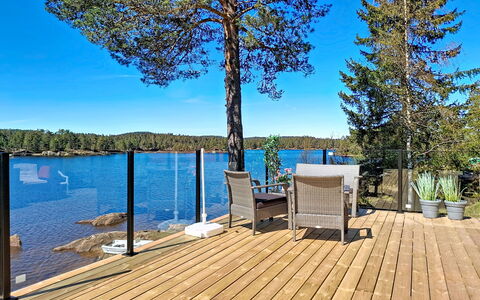Ogge: Hout, Houten Vloer, Hardwood, Dek, Plank, Eco Hotel, Buitenmeubels, Schaduw, Zwembad, Boardwalk