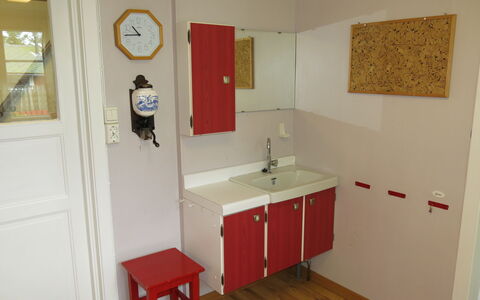 Ogge: Cabinetry, Meubilair, Eigendom, Gebouw, Wastafel, Countertop, Hout, Loodgieterswerkinrichting, Interieur Ontwerp