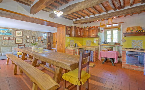 Casale San Martino: Eigendom, Kamer, Gebouw, Meubilair, Onroerend Goed, Huis, Tafel, Interieur Ontwerp, Verblijf, Plafond