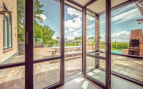 Villa Sas: Eigendom, Huis, Interieur Ontwerp, Architectuur, Deur, Venster, Kamer, Glas, Gebouw, Onroerend Goed