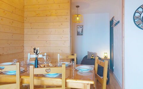 Les Terrasses du Corbier: Meubilair, Interieur Ontwerp, Flooring, Verdieping, Hout, Plafond, Kamer, Verlichting, Lichte Inrichting, Eetkamer
