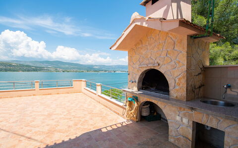 Trogir 182: Water, Lucht, Eigendom, Wolk, Hout, Architectuur, Vrije Tijd, Landschap, Dak, Onroerend Goed