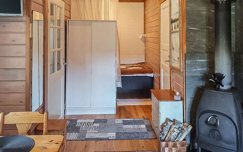 Yllästokka 5: Meubilair, Stoel, Buitenmeubels, Tafel, Hout, Buitentafel, Keuken En Eettafel, Schaduw, Tuin, Paraplu