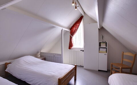 Dalfsen 100: Slaapkamer, Kamer, Zolder, Bed, Meubilair, Eigendom, Interieur Ontwerp, Laken, Gebouw, Architectuur