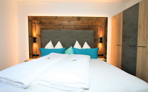 Apart Jasmin: Meubilair, Comfort, Hout, Interieur Ontwerp, Schaduw, Bed, Verdieping, Hardwood, Tinten En Schaduwen, Gebouw