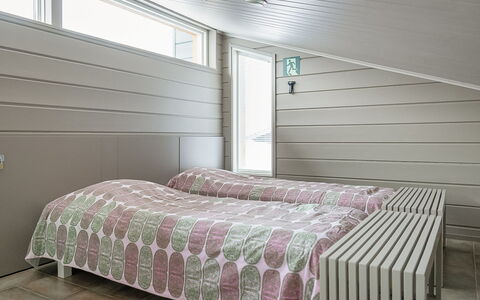 Loma-Saaga 3: Flooring, Verdieping, Interieur Ontwerp, Plafond, Meubilair, Slaapkamer, Kamer, Bed, Houten Vloer