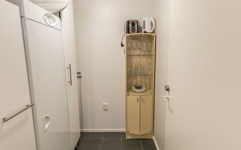 Hiihtäjäntie 1 As 3: Meubilair, Stoel, Buitenmeubels, Tafel, Hout, Buitentafel, Keuken En Eettafel, Schaduw, Tuin, Paraplu