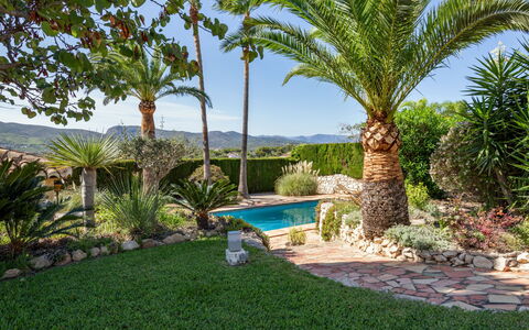 Villa Finca Labranza: Eigendom, Backyard, Werf, Gras, Gazon, Onroerend Goed, Natuurlijk Landschap, Boom, Landgoed, Tuin
