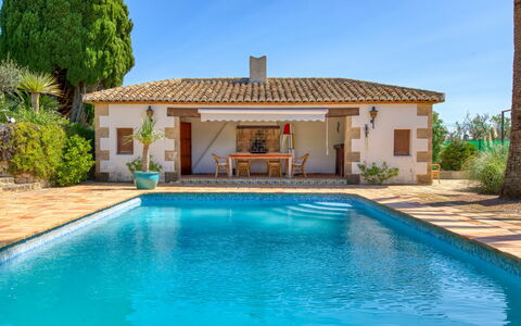Villa Finca Labranza: Water, Fabriek, Lucht, Eigendom, Gebouw, Zwembad, Azure, Natuur, Boom, Gras