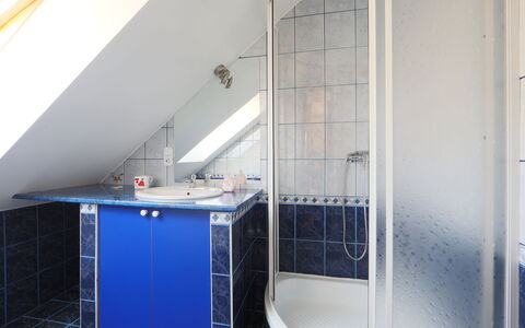 Beata: Eigendom, Kamer, Architectuur, Gebouw, Huis, Interieur Ontwerp, Verdieping, Onroerend Goed, Glas, Deur