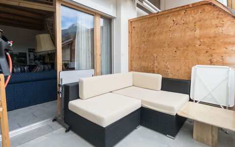 Tga da Plaz: Meubilair, Eigendom, Kamer, Interieur Ontwerp, Gebouw, Architectuur, Woonkamer, Tafel, Muur, Huis