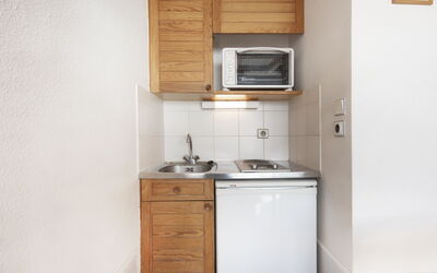 Plein Océan 214.1: Kamer, Eigendom, Meubilair, Cabinetry, Keuken, Wastafel, Interieur Ontwerp, Materiële Goederen, Major Appliance, Gebouw