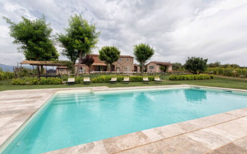 Villa Milluzzi: Water, Wolk, Lucht, Fabriek, Eigendom, Zwembad, Natuur, Azure, Boom, Gebouw