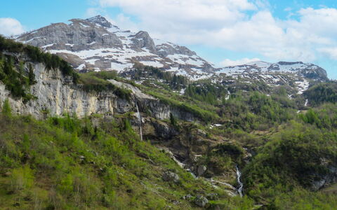 Dörfli: Lucht, Sneeuw, Berg, Natuur, Natuurlijk Landschap, Helling, Huis, Gebouw, Freezing, Landelijk Gebied