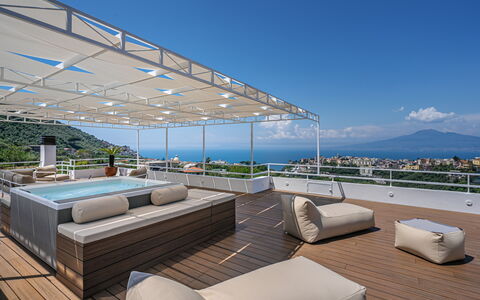 Villa Antonietta: Lucht, Meubilair, Water, Azure, Schaduw, Wolk, Interieur Ontwerp, Gebouw, Buitenmeubels, Fabriek