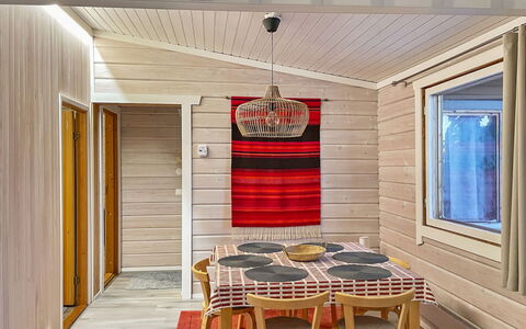 Villa Kaisla: Hout, Flooring, Plafond, Interieur Ontwerp, Verdieping, Huis, Beits, Kamer, Hardwood, Houten Vloer