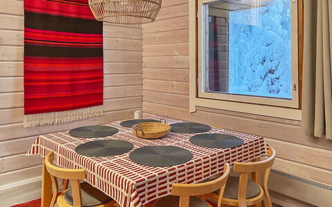 Villa Kaisla: Hout, Interieur Ontwerp, Flooring, Verdieping, Plafond, Kamer, Meubilair, Beits, Hardwood, Lichte Inrichting