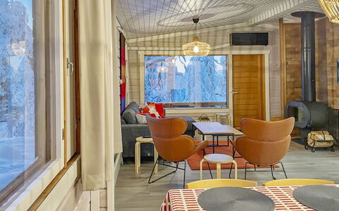 Villa Kaisla: Interieur Ontwerp, Meubilair, Hout, Flooring, Verdieping, Plafond, Kamer, Verlichting, Huis, Stoel