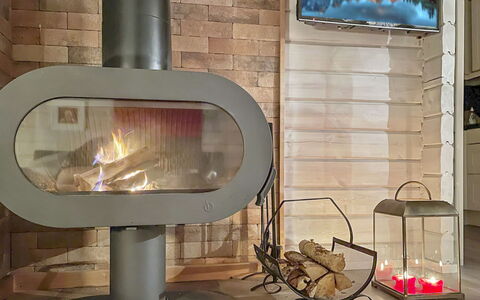 Villa Kaisla: Houtkachel, Steen, Haard, Fireplace, Ontwerp, Lichte Inrichting, Schoorsteen, Steenoven