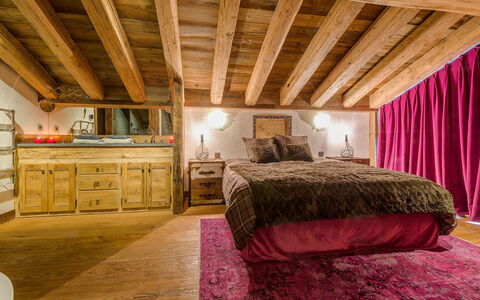 Denali: Gebouw, Meubilair, Eigendom, Cabinetry, Comfort, Hout, Interieur Ontwerp, Verlichting, Bed Frame, Flooring