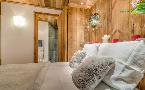 Denali: Eigendom, Meubilair, Comfort, Hout, Gebouw, Interieur Ontwerp, Architectuur, Verdieping, Flooring, Muur