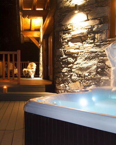 Arosa: Eigendom, Water, Licht, Gebouw, Verlichting, Interieur Ontwerp, Hout, Onroerend Goed, Rechthoek, Vrije Tijd