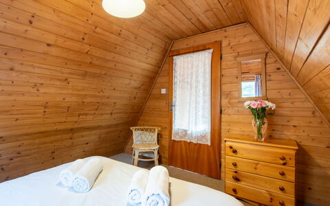 Rowan Cottage: Meubilair, Eigendom, Cabinetry, Comfort, Gebouw, Hout, Interieur Ontwerp, Architectuur, Venster, Lade