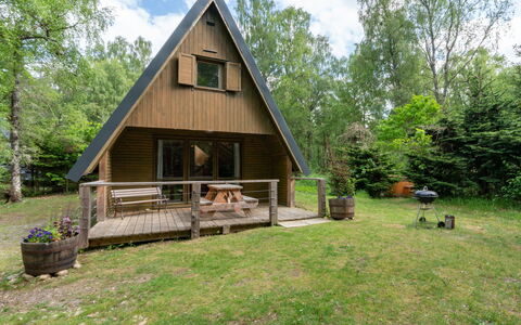 Birchwood Cottage: Fabriek, Wolk, Lucht, Gebouw, Boom, Land Lot, Natuurlijk Landschap, Hout, Huis, Gras