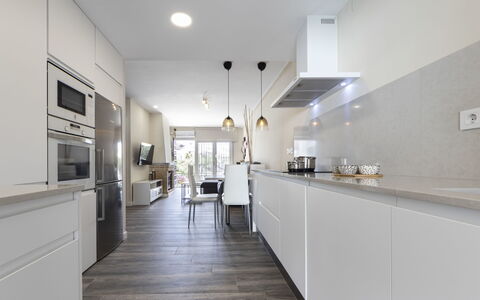 Aeris: Verlichting, Verdieping, Eigendom, Interieur Ontwerp, Kamer, Muur, Plafond, Flooring, Lichte Inrichting, Countertop
