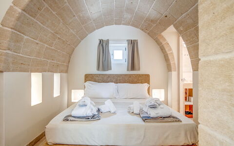 La Torretta - Corte dei Messapi: Meubilair, Eigendom, Gebouw, Comfort, Hout, Bed Frame, Hoofdkussen, Interieur Ontwerp, Verdieping