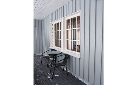 Saariseläntie 8 a 1: Hout, Verblijf, Blokhut, Woud, Schuur, Garden Gebouwen, Lariks, Bos, Beits