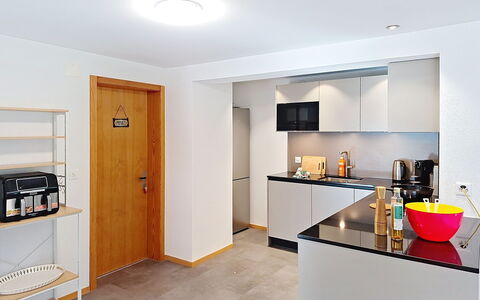 Belvedere: Interieur Ontwerp, Meubilair, Flooring, Keuken, Muur, Countertop, Hout, Plafond, Verdieping, Cabinetry