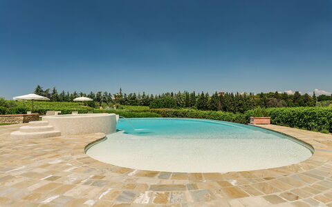 Villa Sole Del Chianti: Lucht, Water, Gebouw, Zwembad, Boom, Huis, Schaduw, Fabriek, Landschap, Vrije Tijd