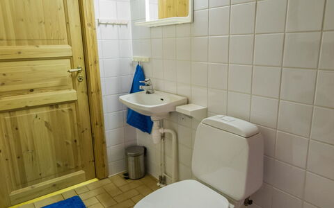 Ylläskuru D 2: Meubilair, Interieur Ontwerp, Flooring, Verdieping, Hout, Tafel, Kamer, Plafond, Verlichting, Appartement