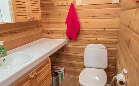 Ylläskuru D 2: Meubilair, Interieur Ontwerp, Flooring, Verdieping, Hout, Tafel, Kamer, Plafond, Verlichting, Appartement