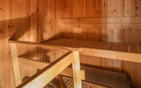 Ylläskuru D 2: Meubilair, Interieur Ontwerp, Flooring, Verdieping, Hout, Tafel, Kamer, Plafond, Verlichting, Appartement