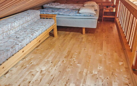 Ylläskuru D 2: Meubilair, Stoel, Buitenmeubels, Tafel, Hout, Buitentafel, Keuken En Eettafel, Schaduw, Tuin, Paraplu