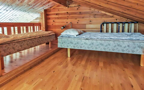 Ylläskuru D 2: Meubilair, Stoel, Buitenmeubels, Tafel, Hout, Buitentafel, Keuken En Eettafel, Schaduw, Tuin, Paraplu