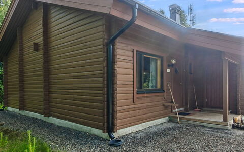 Ylläskuru D 2: Meubilair, Stoel, Buitenmeubels, Tafel, Hout, Buitentafel, Keuken En Eettafel, Schaduw, Tuin, Paraplu