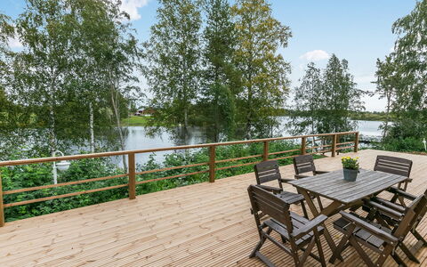 Salmiranta: Meubilair, Stoel, Buitenmeubels, Tafel, Hout, Buitentafel, Keuken En Eettafel, Schaduw, Tuin, Paraplu