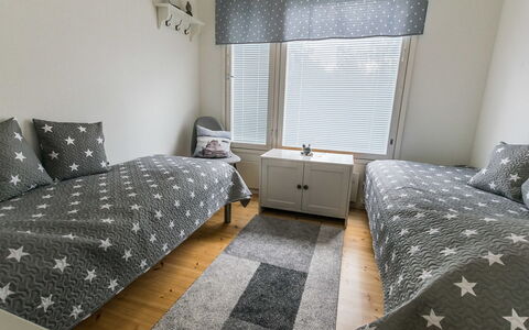 Salmiranta: Meubilair, Stoel, Buitenmeubels, Tafel, Hout, Buitentafel, Keuken En Eettafel, Schaduw, Tuin, Paraplu