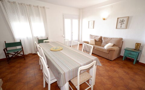 Casita Mar: Meubilair, Flooring, Verdieping, Interieur Ontwerp, Hout, Keuken En Eettafel, Tafel, Eetkamer, Stoel, Kamer