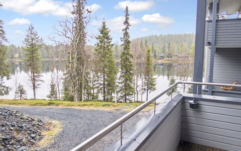 Rukatonttu D 13: Appartement, Glas, Balkon, Daylighting, Leuning, Siding, Dek